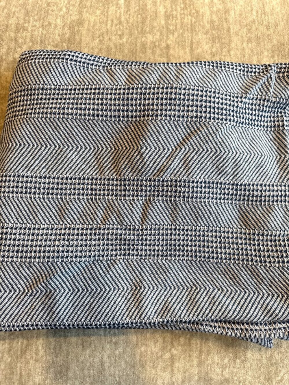 Nautica Home 100% Cotton Navy and White Quilted Queen Size Blanket